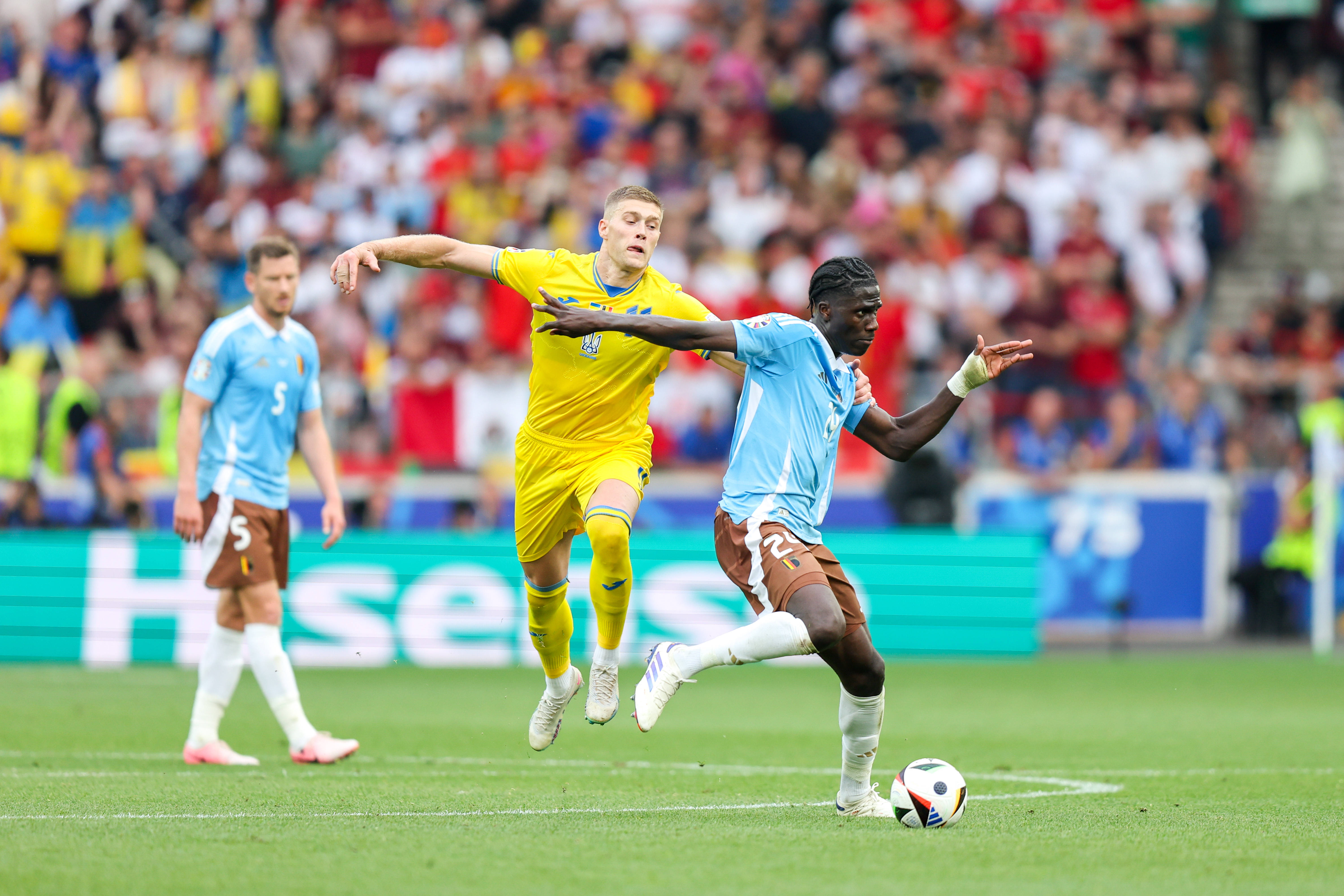 杏彩体育链接-乌克兰不敌对手，欧洲杯前景堪忧的简单介绍