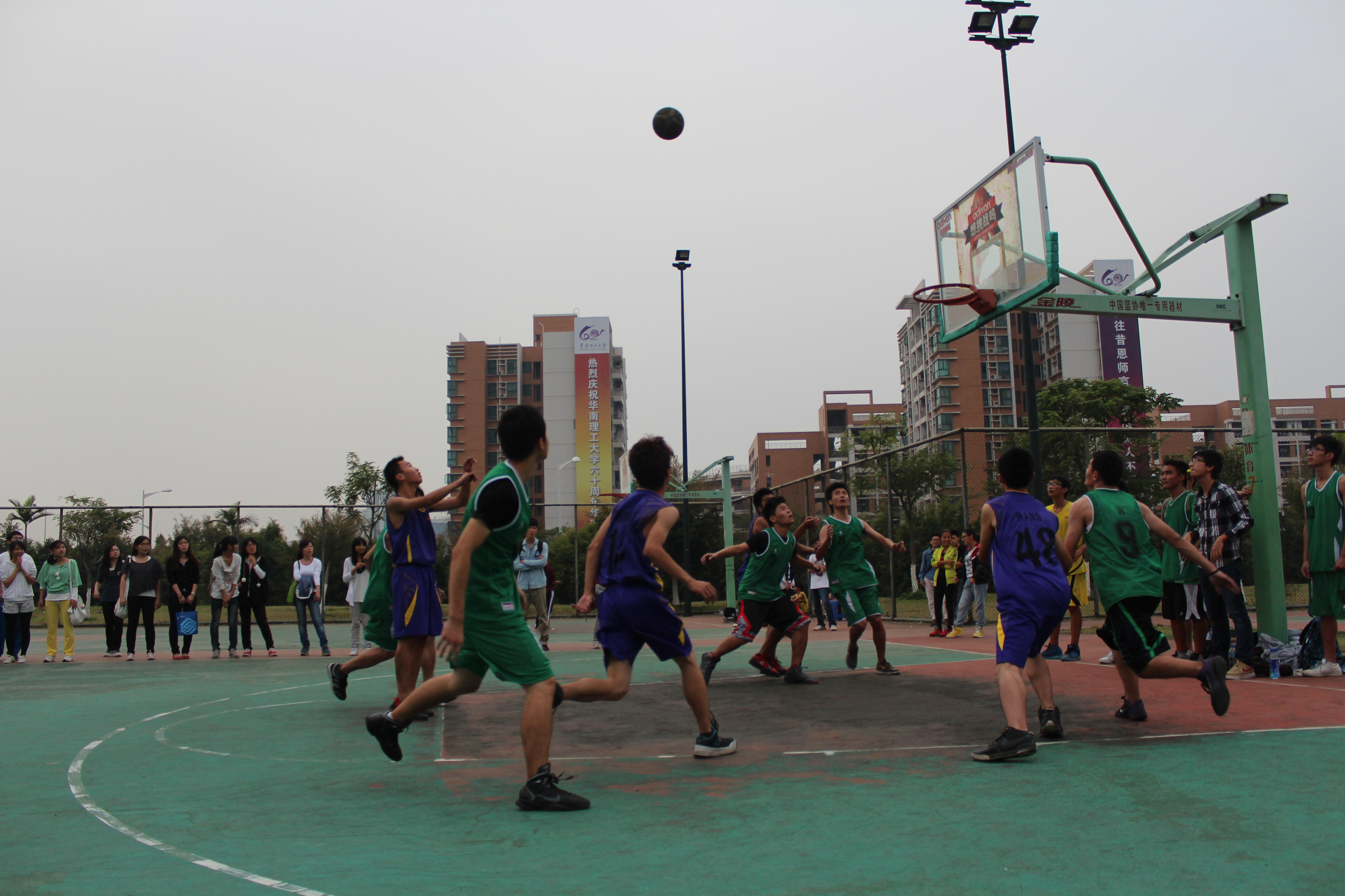 关于身临其境感受篮球比赛的精彩绝伦的信息