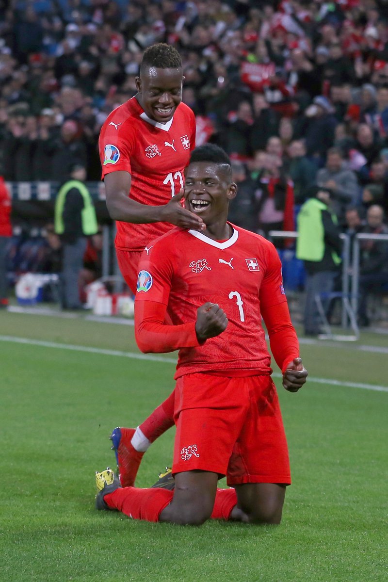 杏彩体育直播-意大利-轻取瑞士，提前晋级淘汰赛的简单介绍