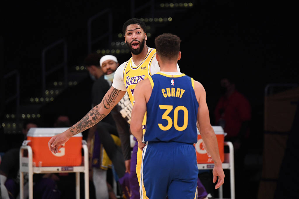 弗兰克-沃格尔挑战雄鹿:魔术惊险逆转的简单介绍 弗兰克-沃格尔挑战雄鹿:魔术惊险逆转的简单介绍