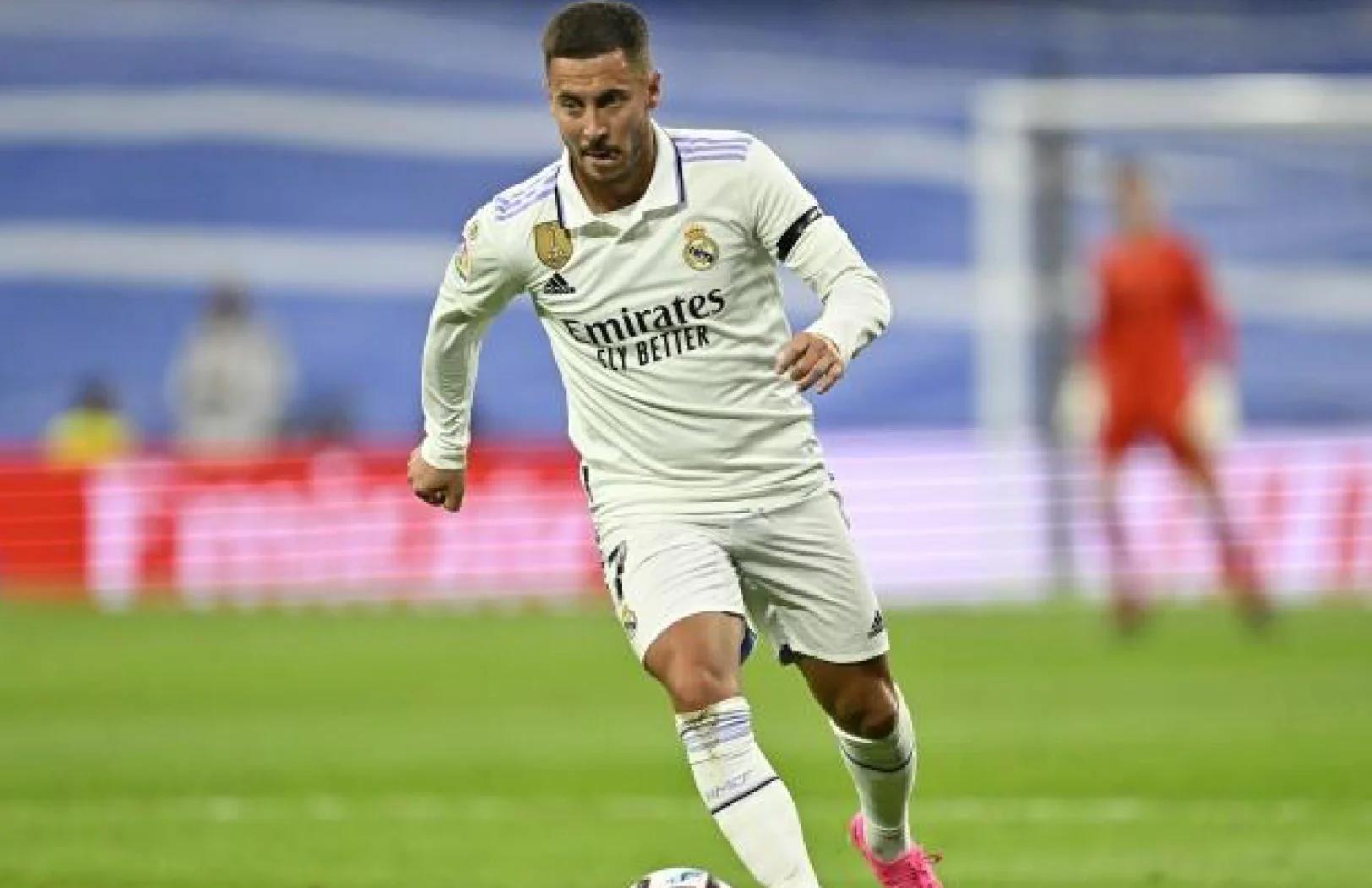 包含阿扎尔宣布将退出国家队比赛，集中精力恢复状态的词条