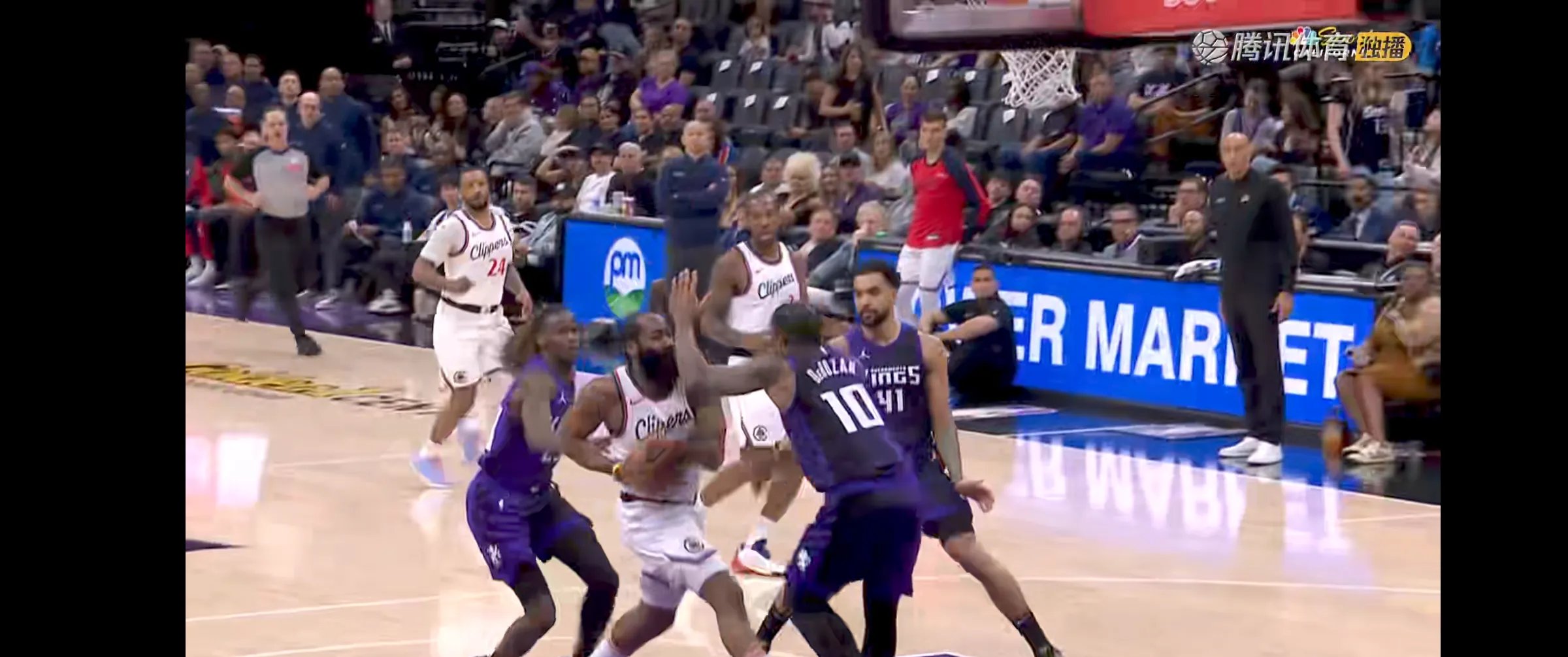 关于快船客场负于国王，遭遇三连败！的信息