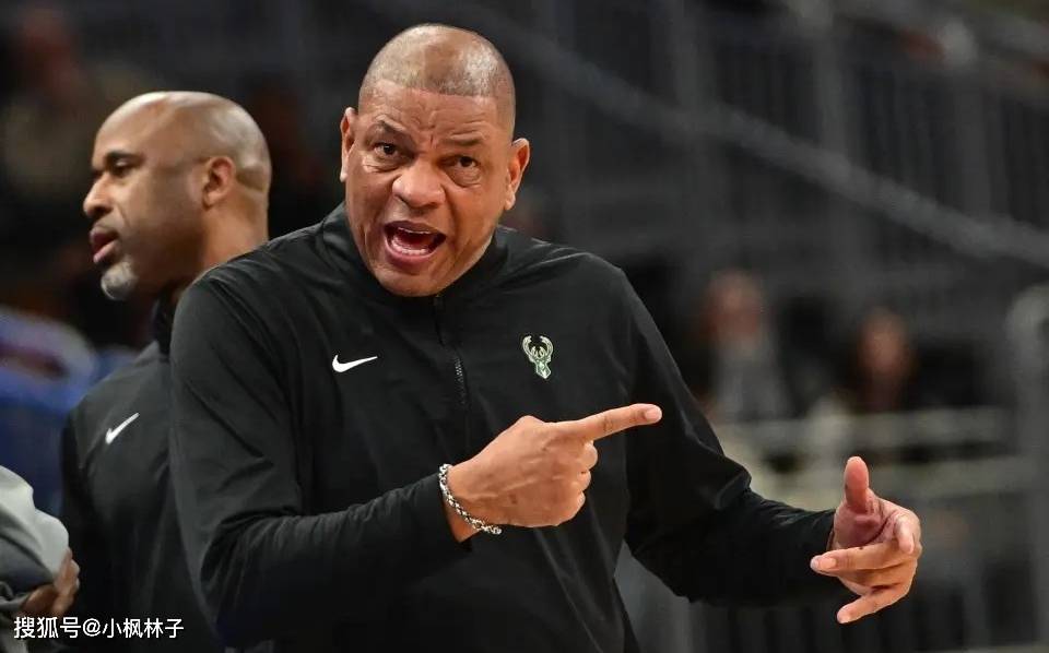 包含雄鹿主教练透露战术调整，希望在下一场比赛中取得突破的词条