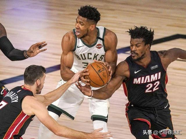 包含雄鹿主教练透露战术调整，希望在下一场比赛中取得突破的词条