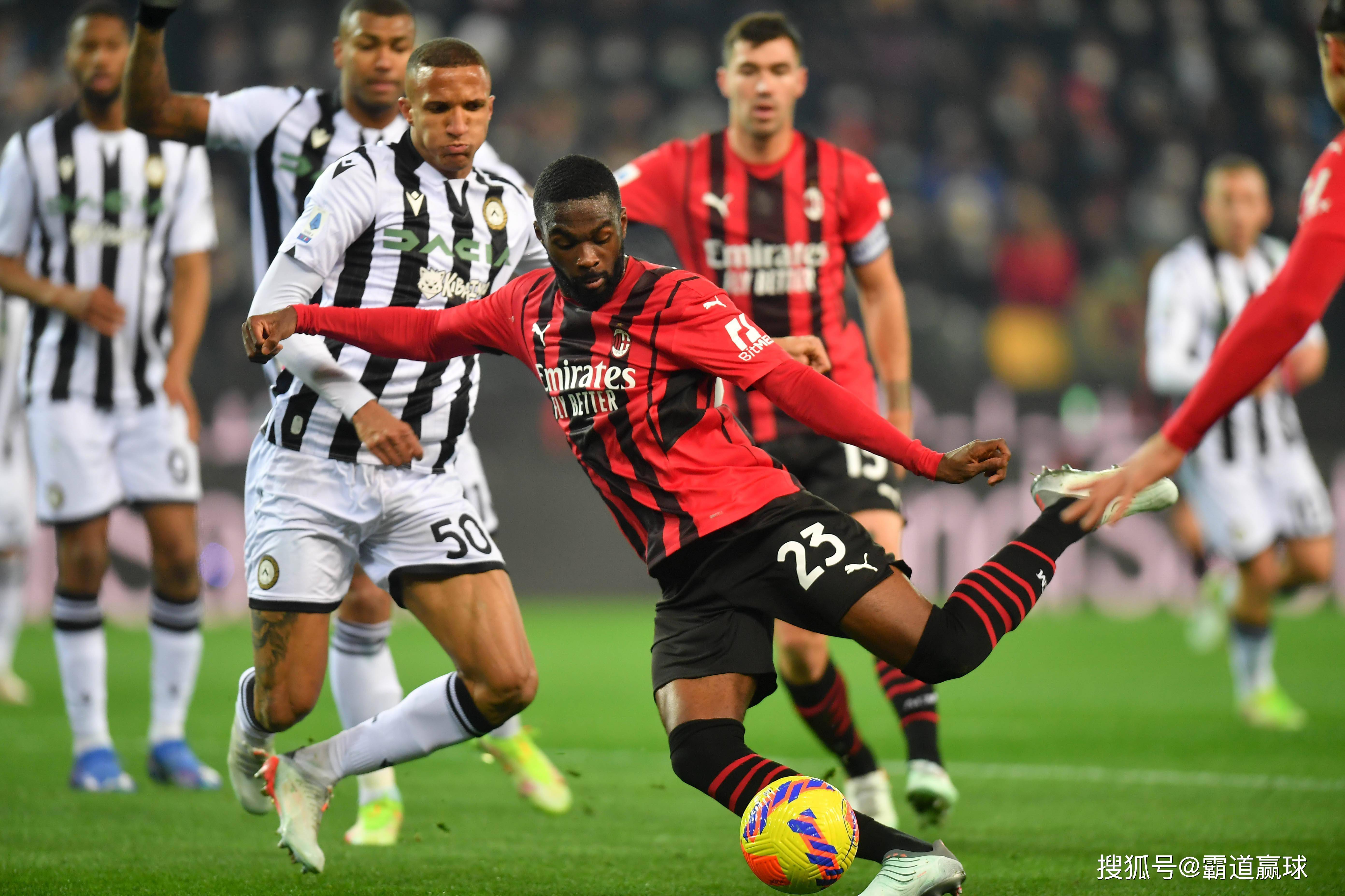 包含乌迪内斯未能取胜，球员状态低迷的词条